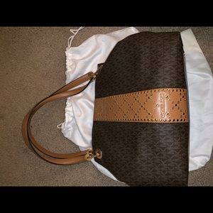 Micheal Kors Purse